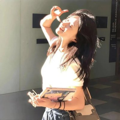 万幸与你相逢重生后她手握剧本 这一世，她发誓绝不重蹈覆辙